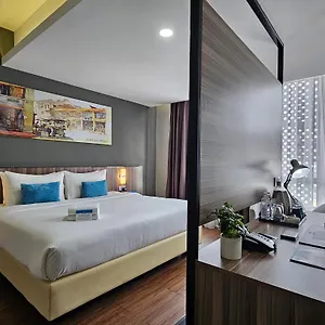 Days & By Wyndham Kl - Chan Sow Lin Mrt Or Lrt Kuala Lumpur